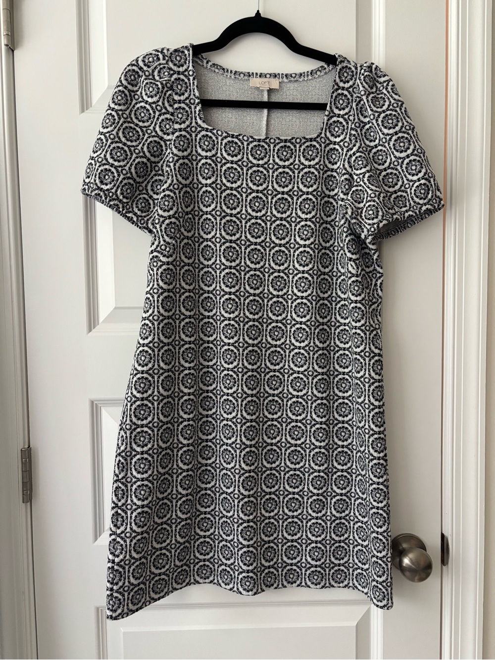 LOFT Black & White Patterned Square-Neck Shift Dress S